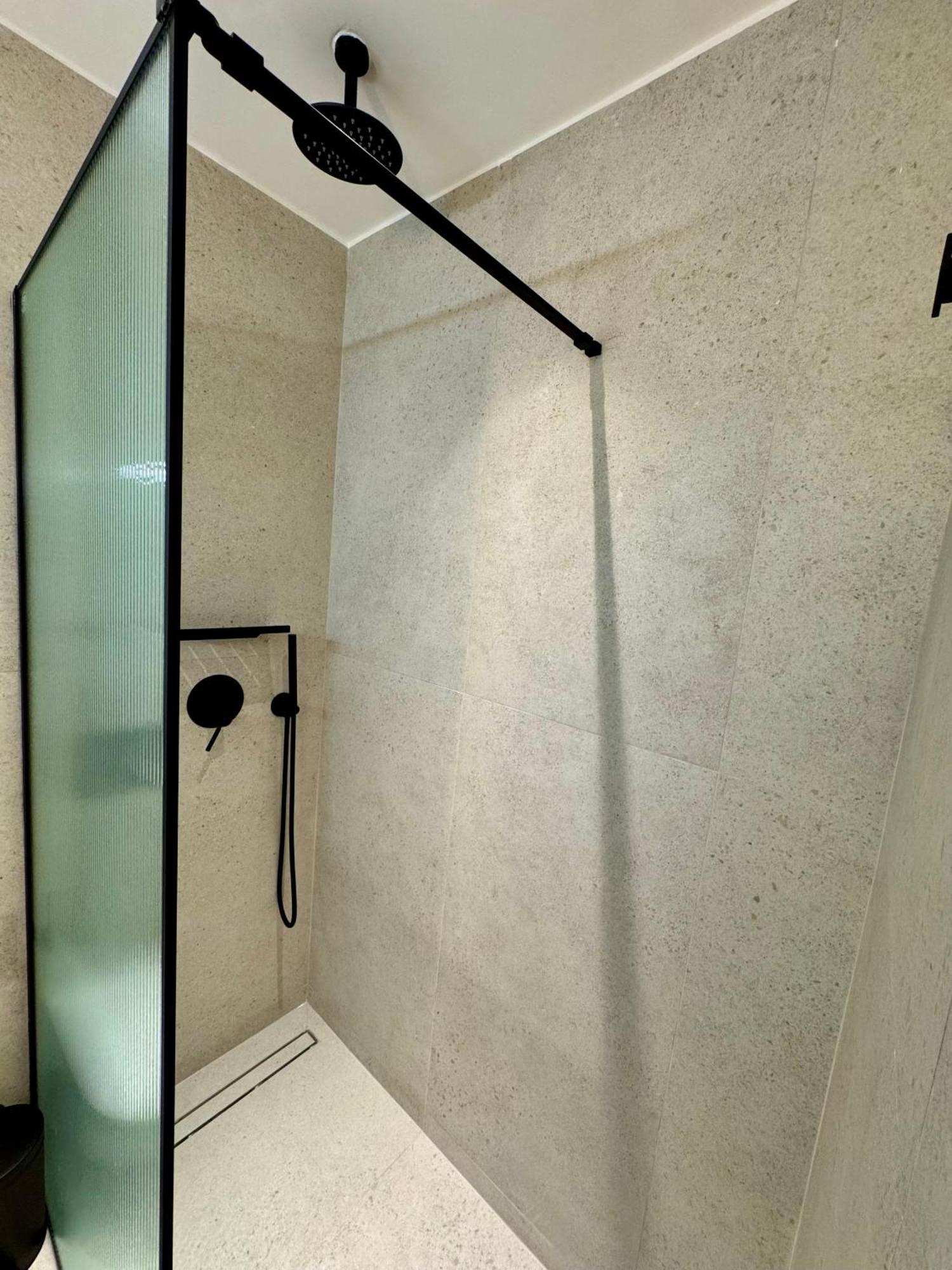 Apartment 24k Luxury Near The