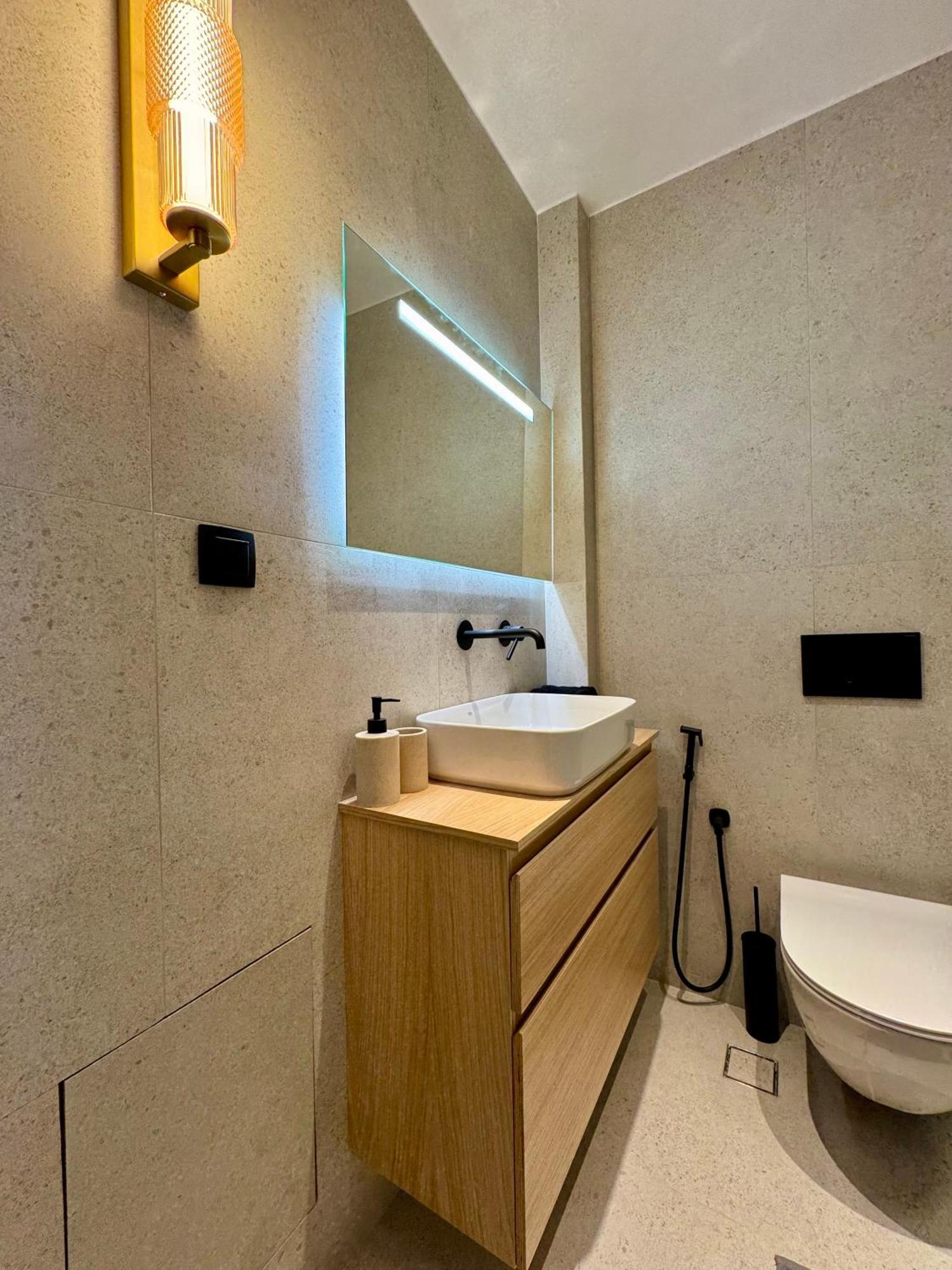 24k Luxury Near The *